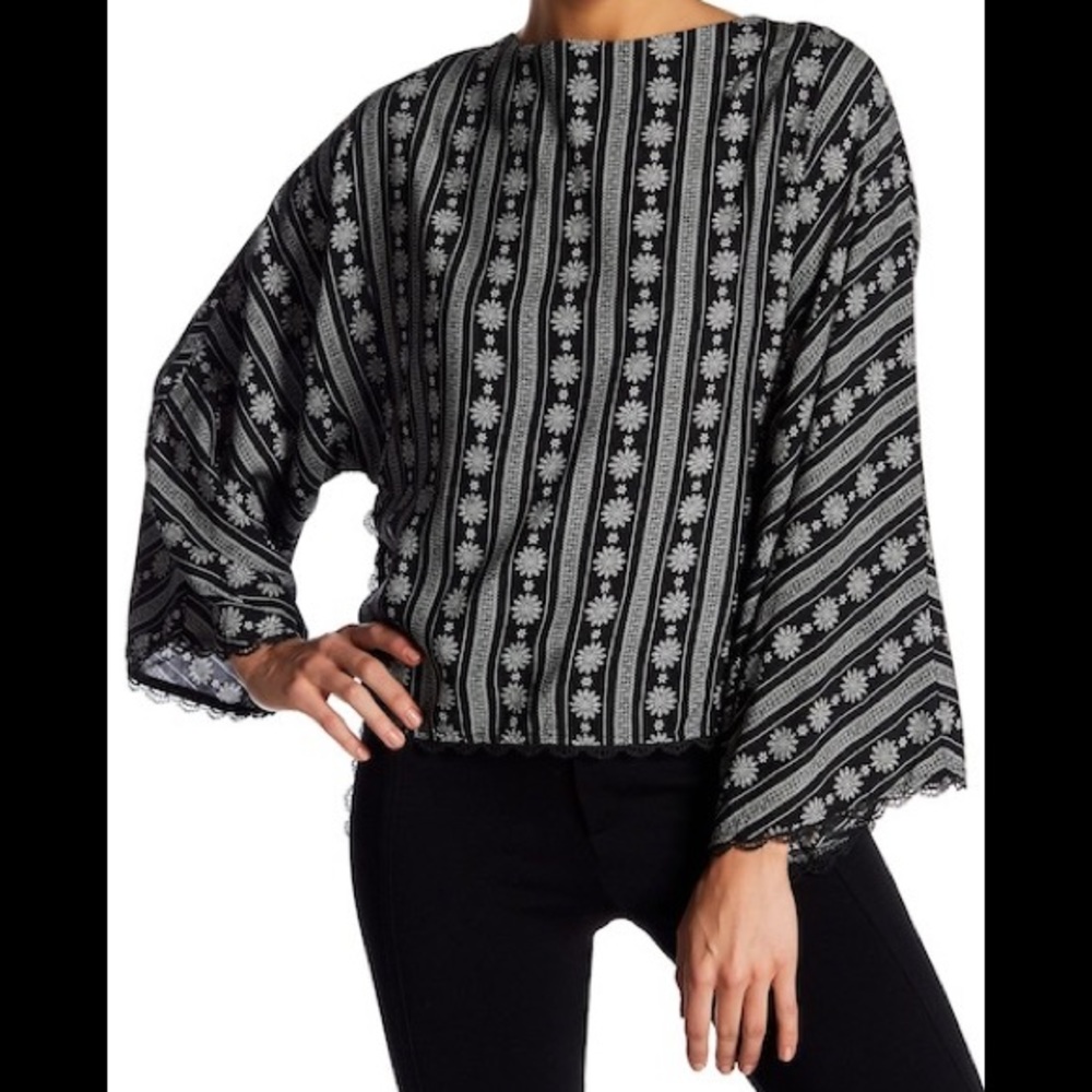 NWT Endless Rose Floral Stripe Batwing Top Size M